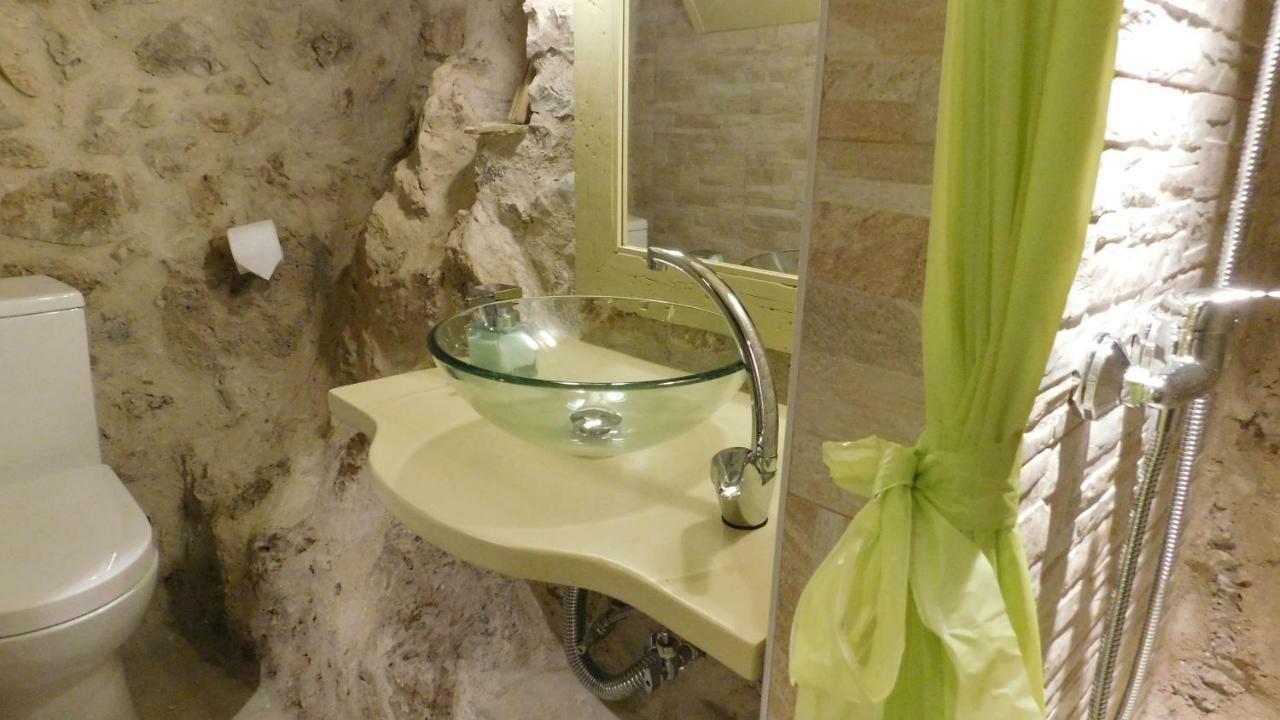 Agoriani Art Suite - 4 Seasons' Natural Living Lílaia Exteriör bild